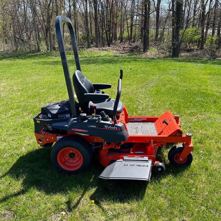 Kubota Z232KW-42 Zero Turn Mower