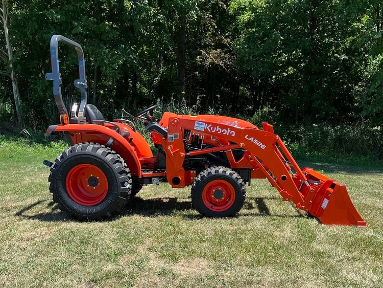 Kubota L2502 4WD Compact Tractor w/ Front End Loader