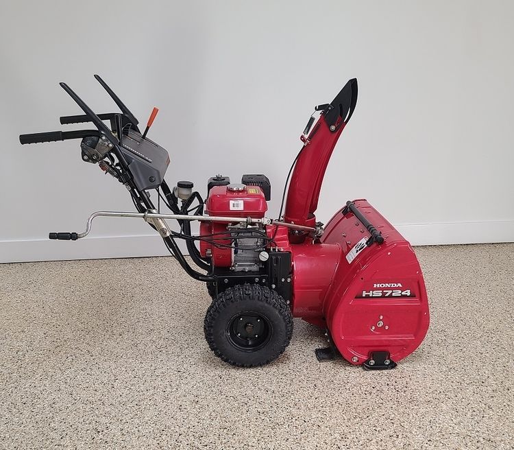 Used Honda HS724 Snow Blower