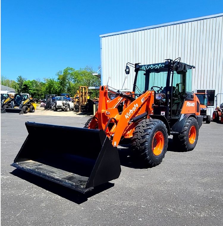 Kubota R640 Wheel Loader with Cab