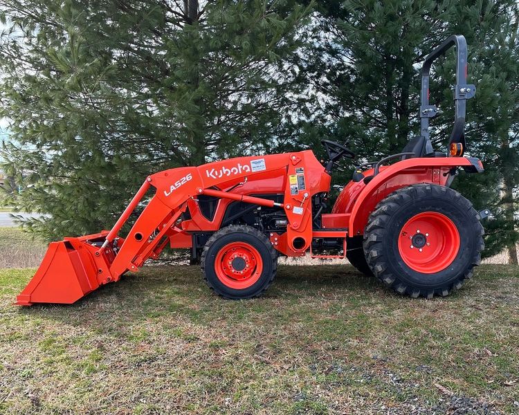 Kubota L3902 4WD Tractor w/ Front End Loader – 56571
