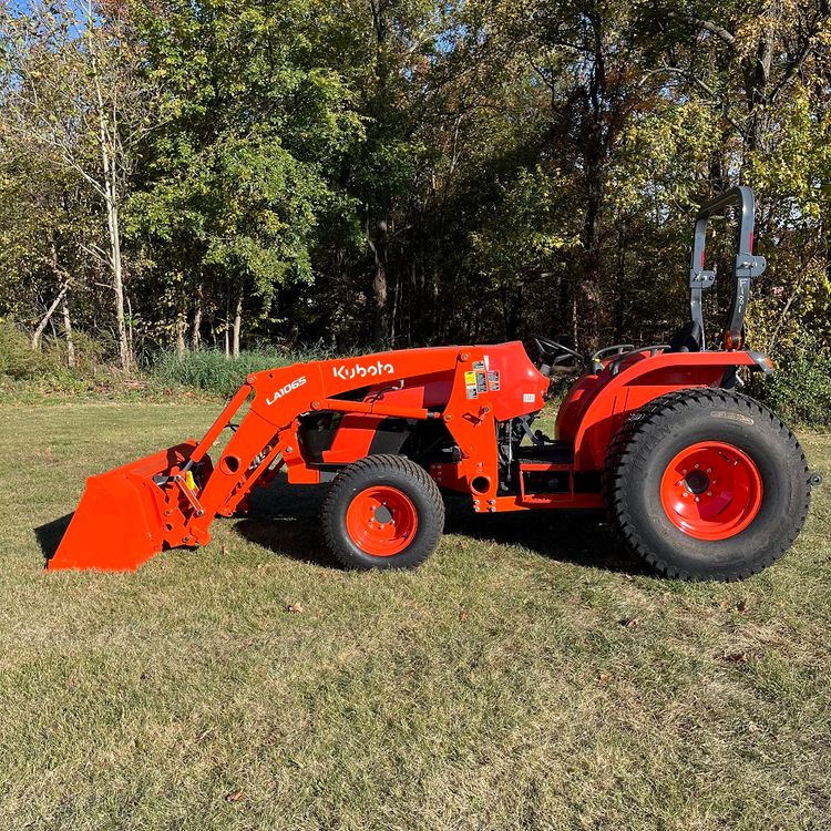 Kubota MX6000HST 4WD Tractor w/ Front-End Loader – 55095