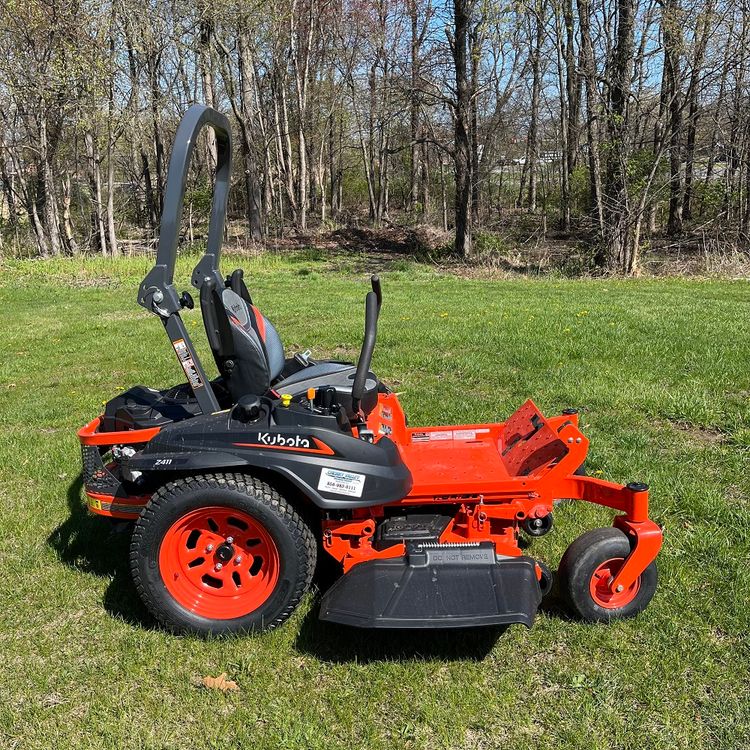Kubota Z411KWNC-48 Zero Turn Mower