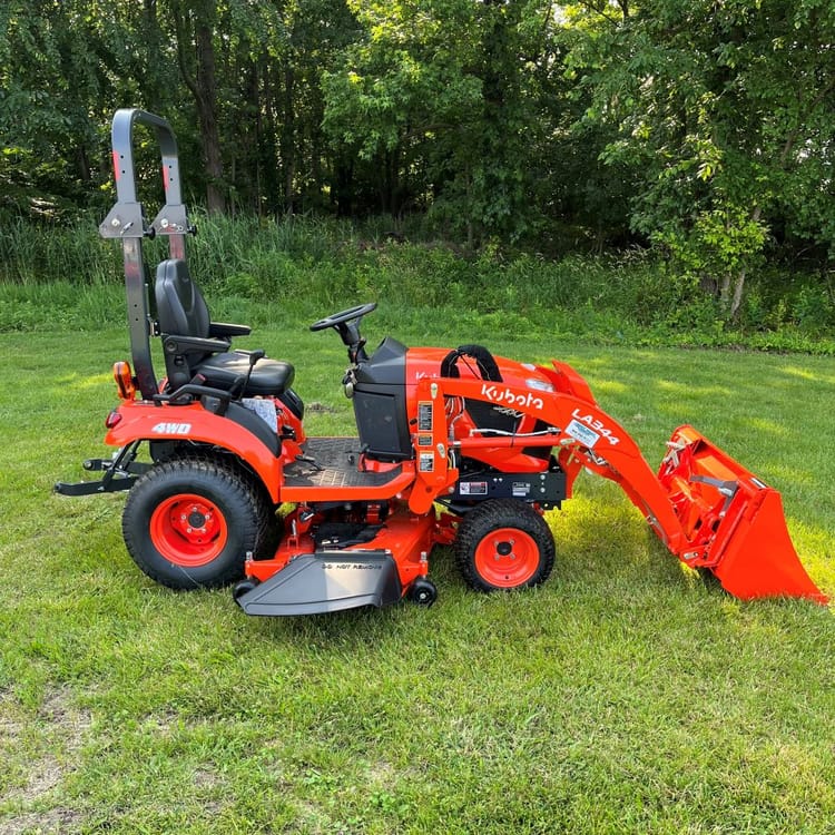 Kubota BX2380TV60-1 Compact Tractor with 60″ Mower