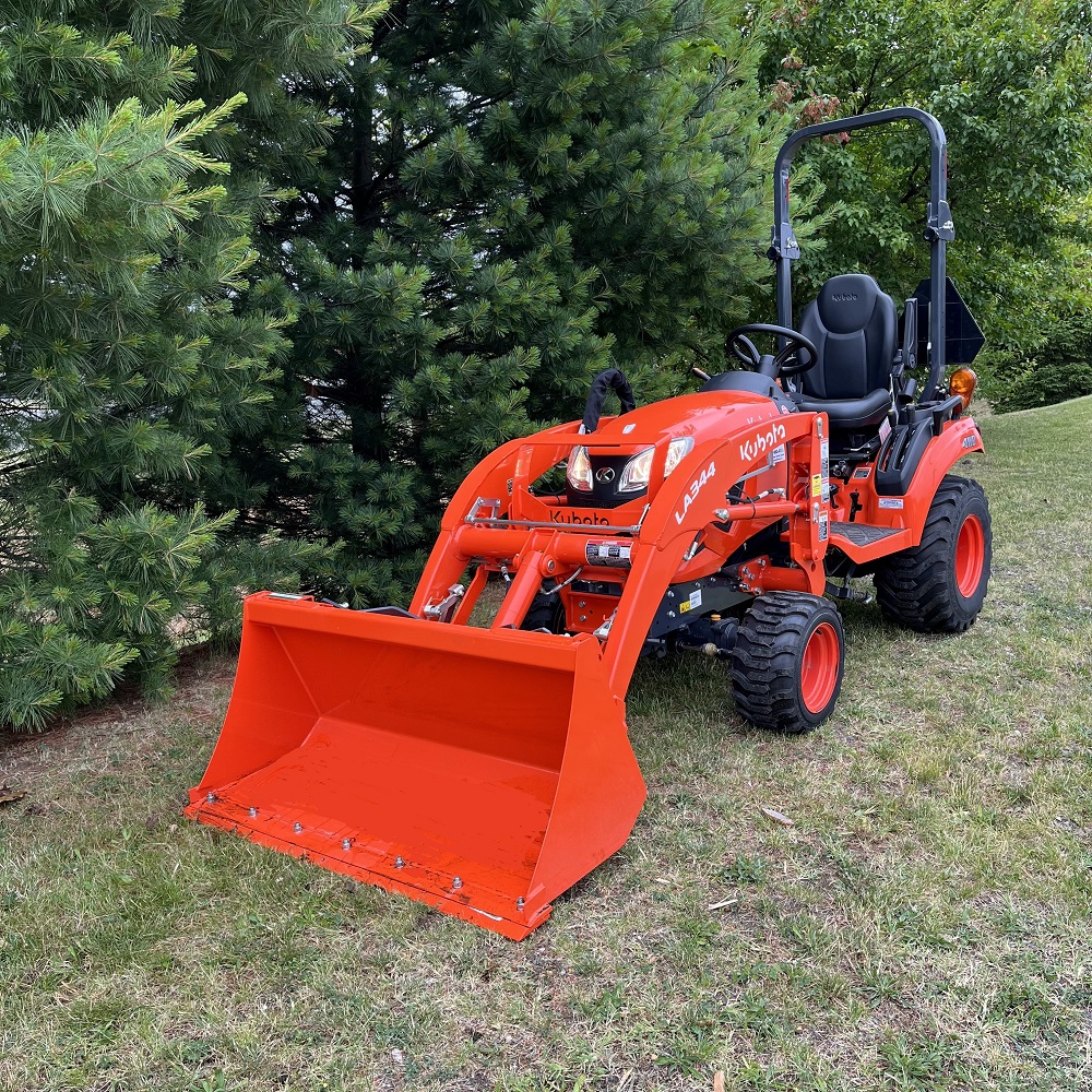 Kubota BX2380RV-1 4WD Tractor w/ LA344S Front End Loader & R4