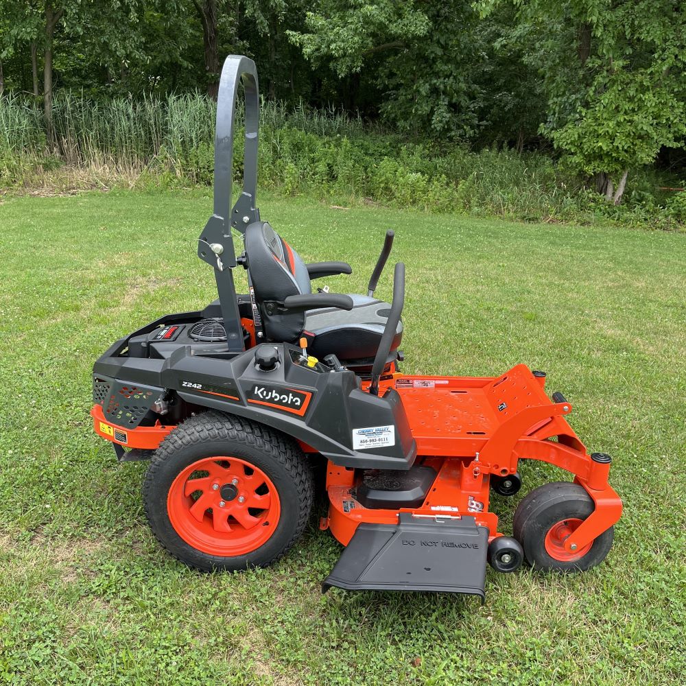 Kubota Z232KW-42 Zero Turn 42